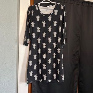 UV 3/4 sleeve dress